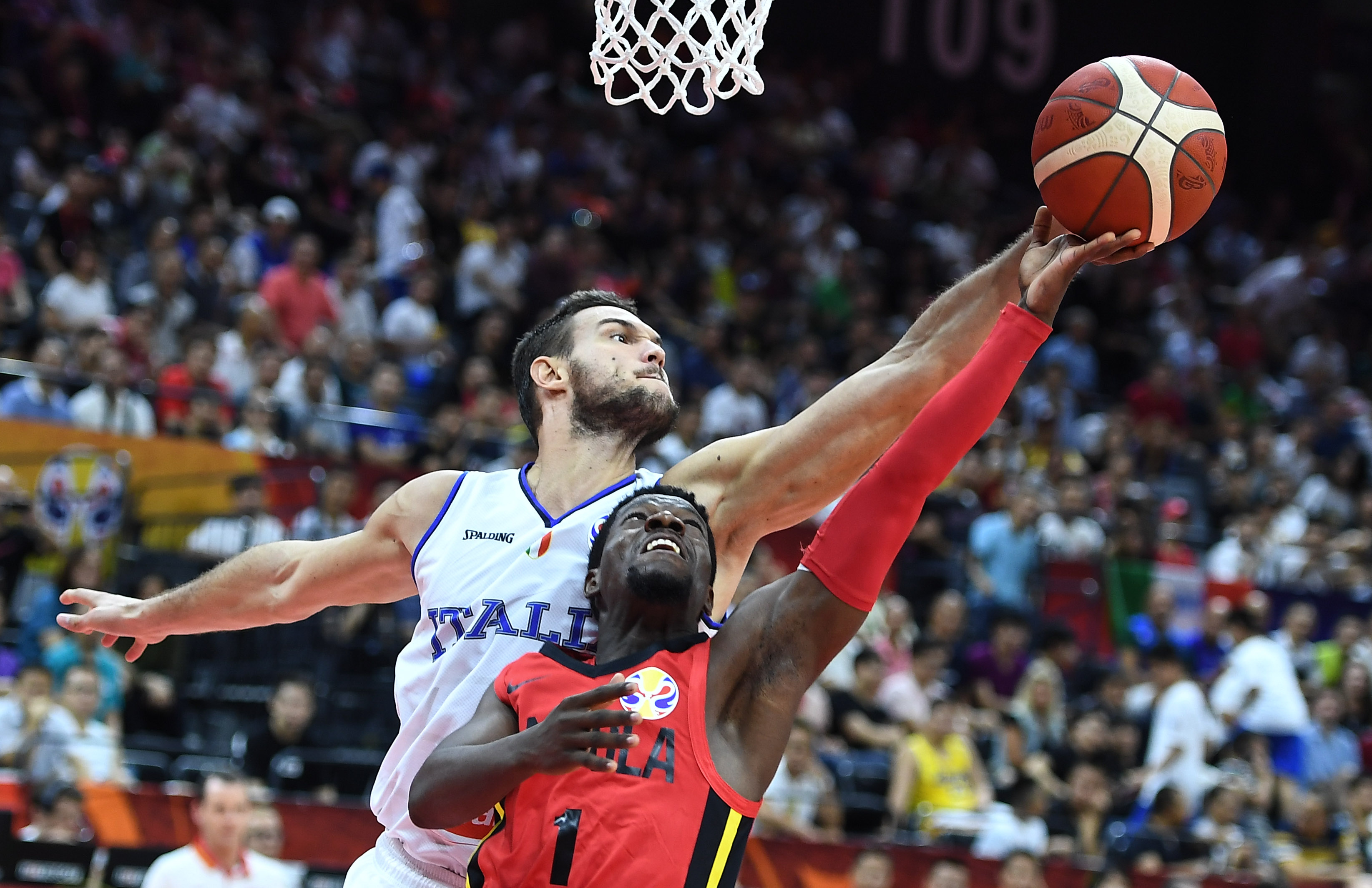 爱游戏官网入口-正在进行的世界杯篮球预选赛中，意大利队取得三连胜的简单介绍