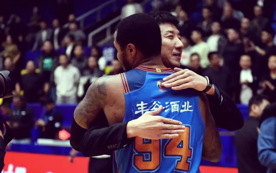 四川男篮连胜收官,提升战绩上升 四川男篮连胜收官,提升战绩上升