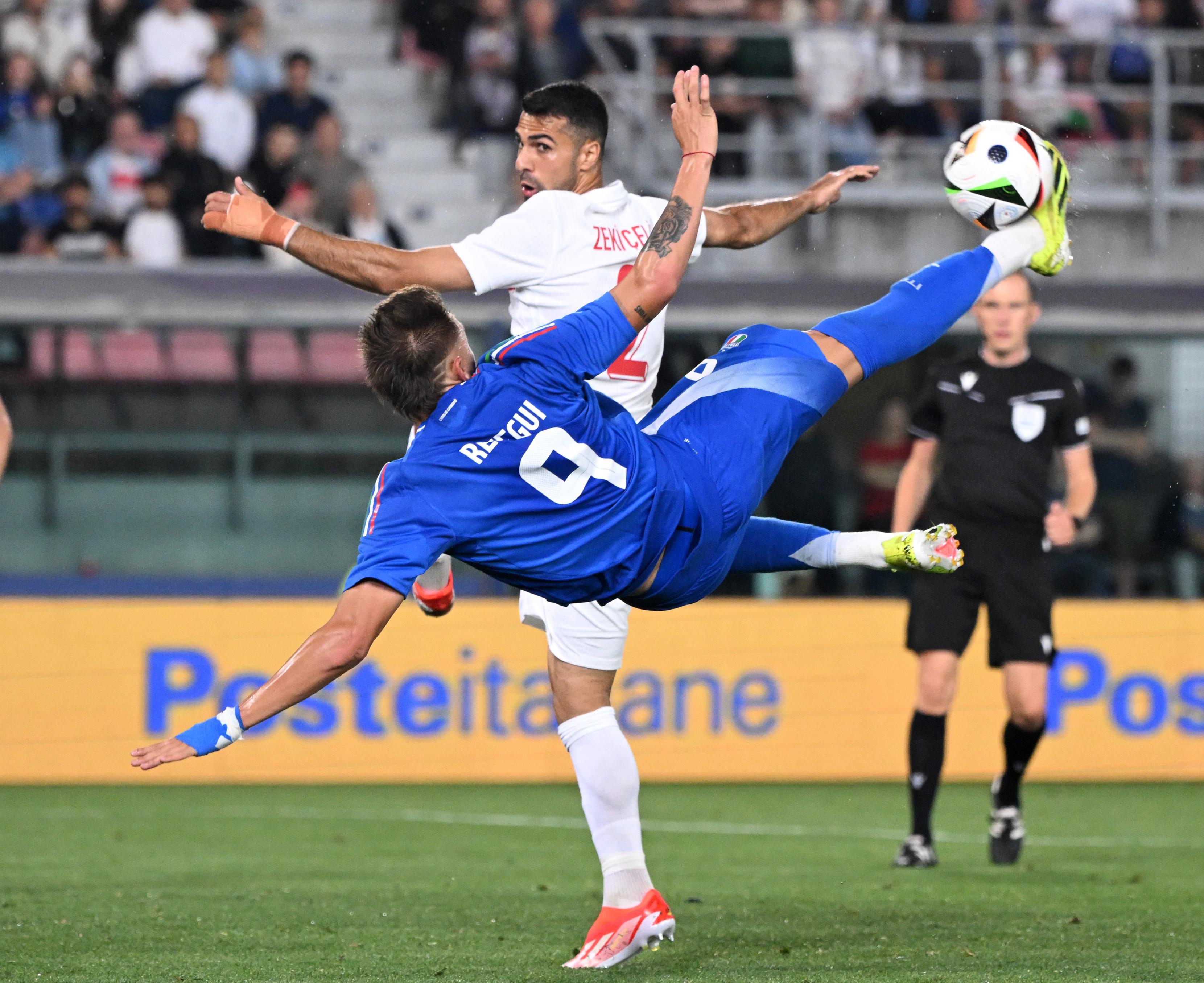 爱游戏网页版-欧洲球队球员在比赛中获得关键进球