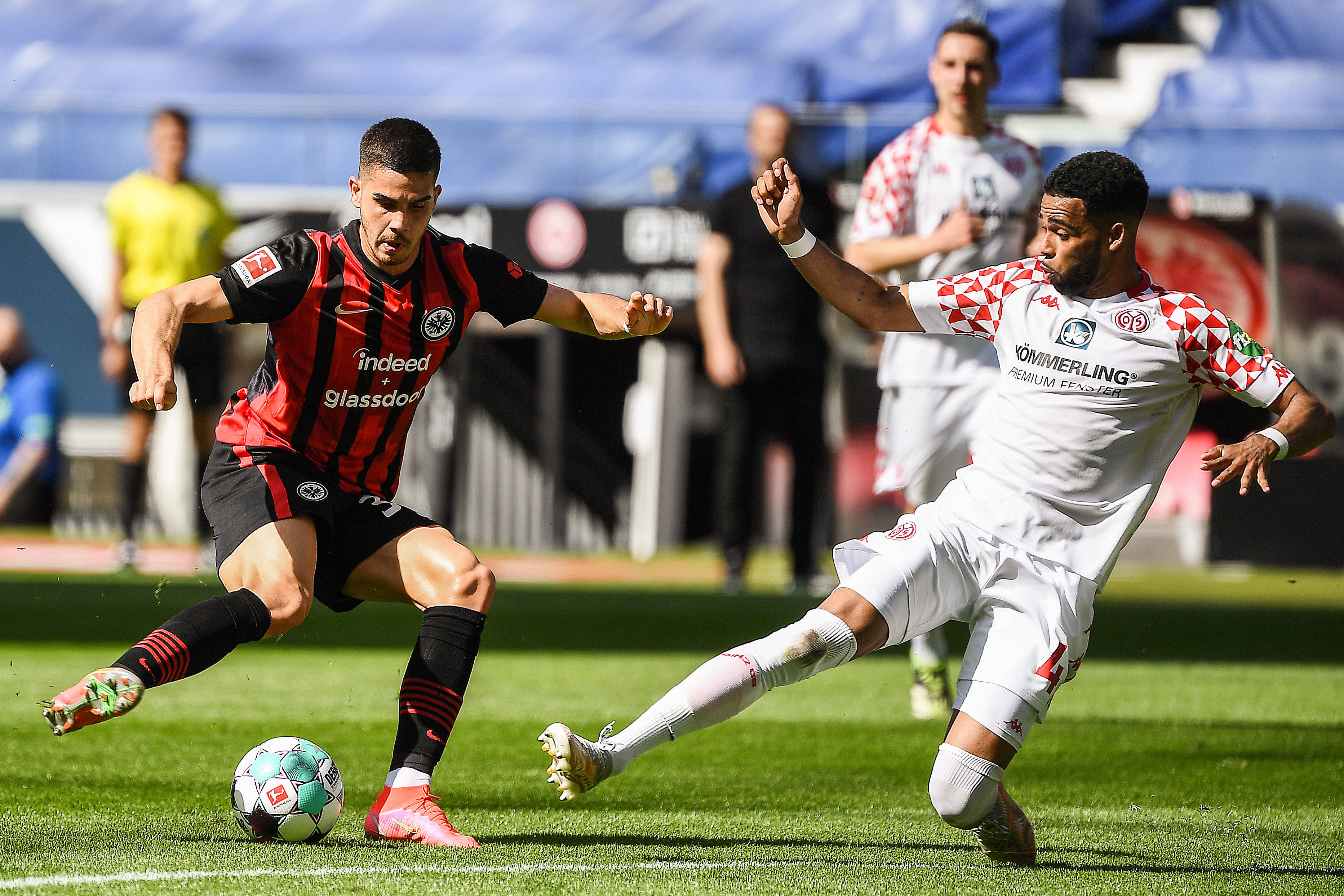 包含蒂凯特进球,帮助德累斯顿主场击败维尔茨堡的词条 包含蒂凯特进球,帮助德累斯顿主场击败维尔茨堡的词条