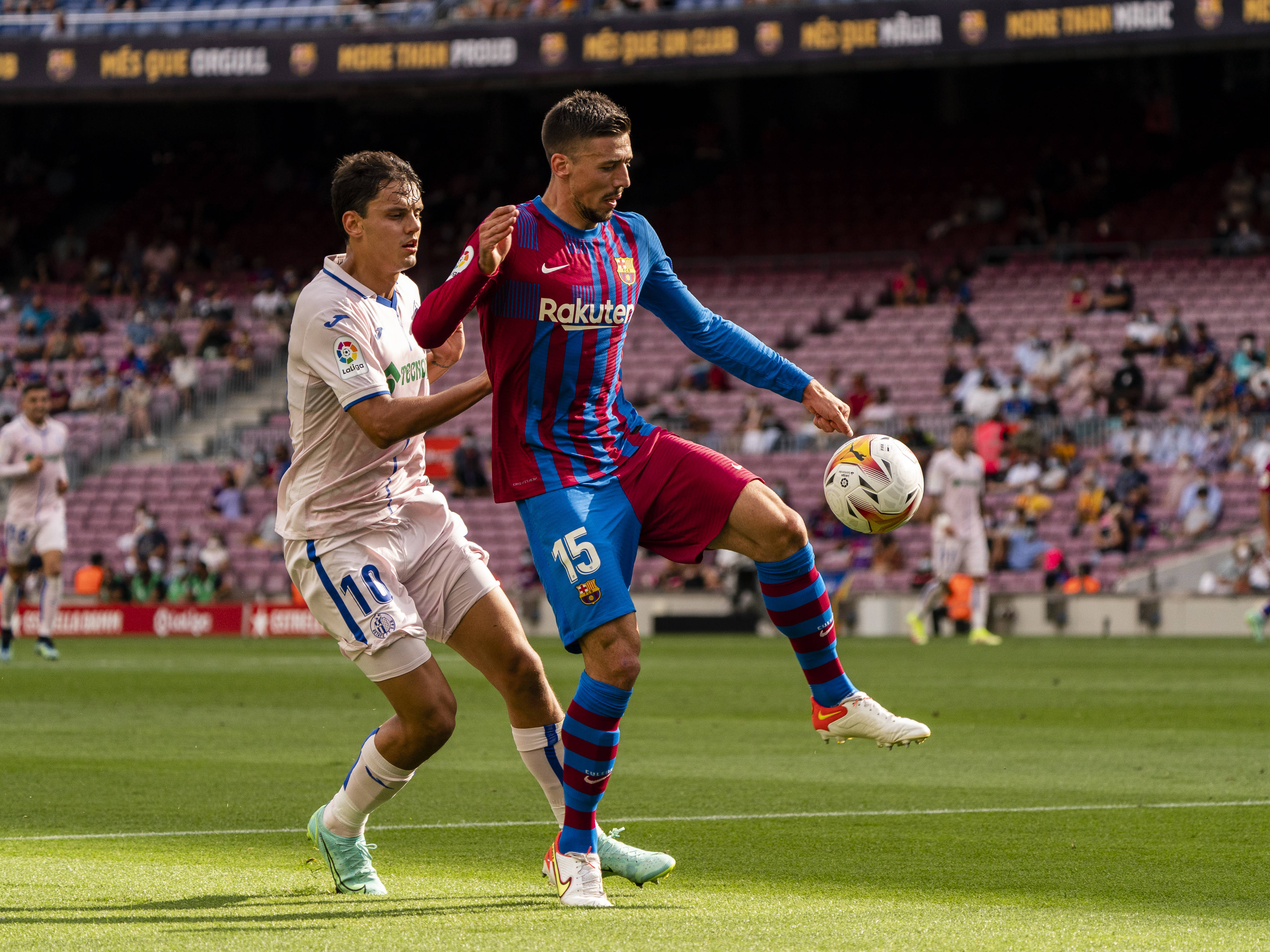 莱加内斯客场不敌巴塞罗那,遭遇败绩 莱加内斯客场不敌巴塞罗那,遭遇败绩