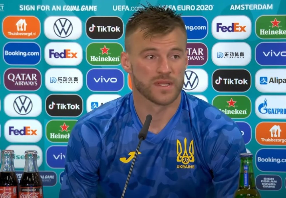 爱游戏官方入口-荷兰队与乌克兰队的对决备受瞩目