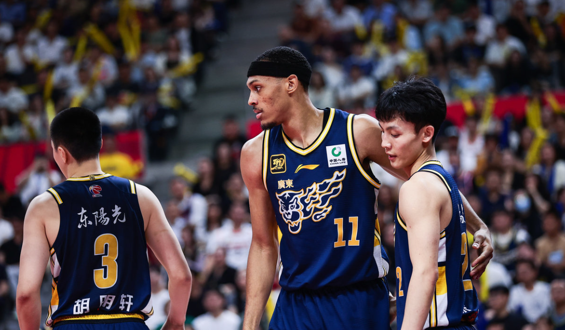 爱游戏登录入口-CBA联赛进入白热化，各队互有胜负