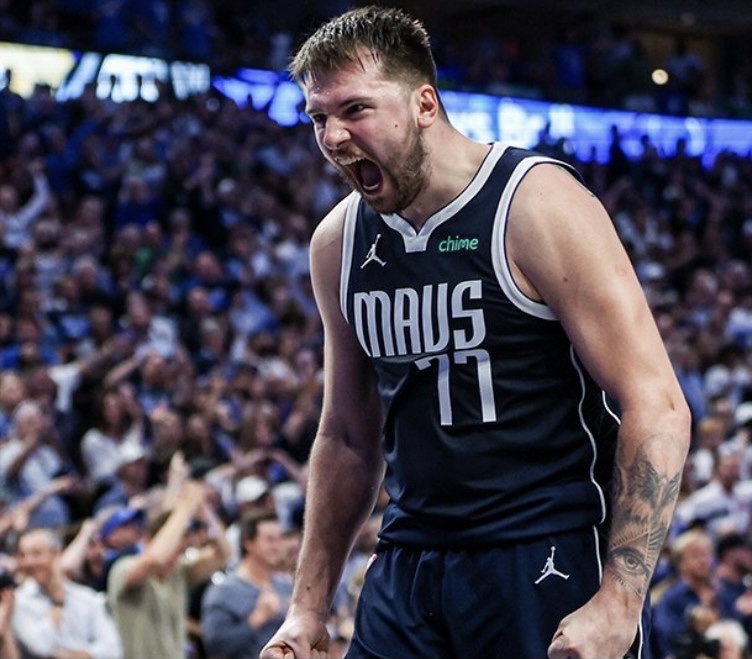 汉堡球员集体爆发得分狂潮,轻取榜首宝座的简单介绍 汉堡球员集体爆发得分狂潮,轻取榜首宝座的简单介绍