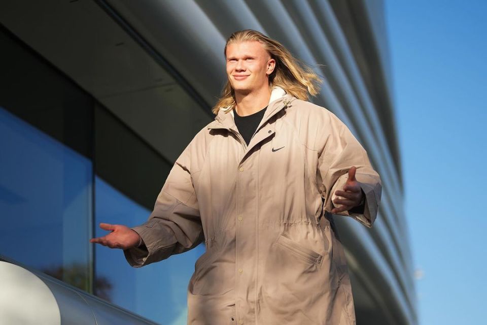 关于染红紧急出战:哈兰德中染黄被黄被球迷收藏的信息 关于染红紧急出战:哈兰德中染黄被黄被球迷收藏的信息