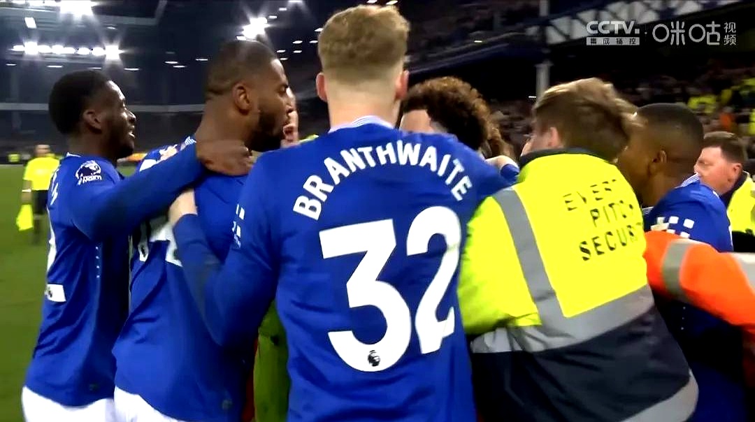 爱游戏网页版入口-包含埃弗顿主场惨败阿斯顿维拉，遭遇两连败的词条