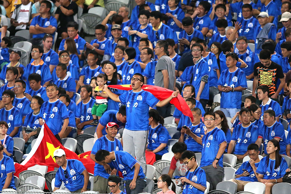 包含足球比赛场内外戏剧化,球迷心理戏愈发丰富的词条 包含足球比赛场内外戏剧化,球迷心理戏愈发丰富的词条