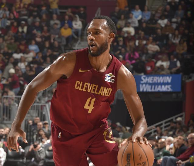 爱游戏官方入口-英雄归来！球队获得重要胜利的简单介绍