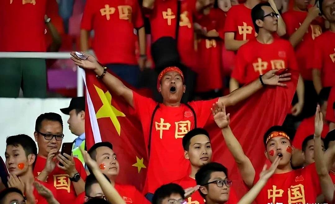 球员们在国际赛场上用实际行动诠释中国足球精神的简单介绍 球员们在国际赛场上用实际行动诠释中国足球精神的简单介绍