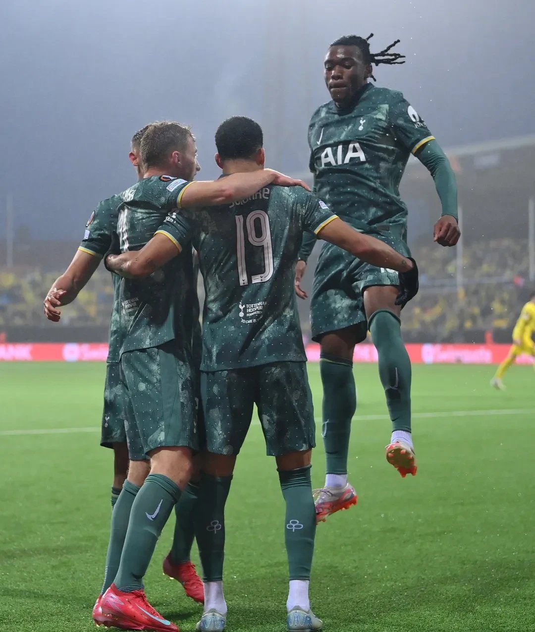 爱游戏官网-热刺憾失晋级名额，欧冠之梦破灭