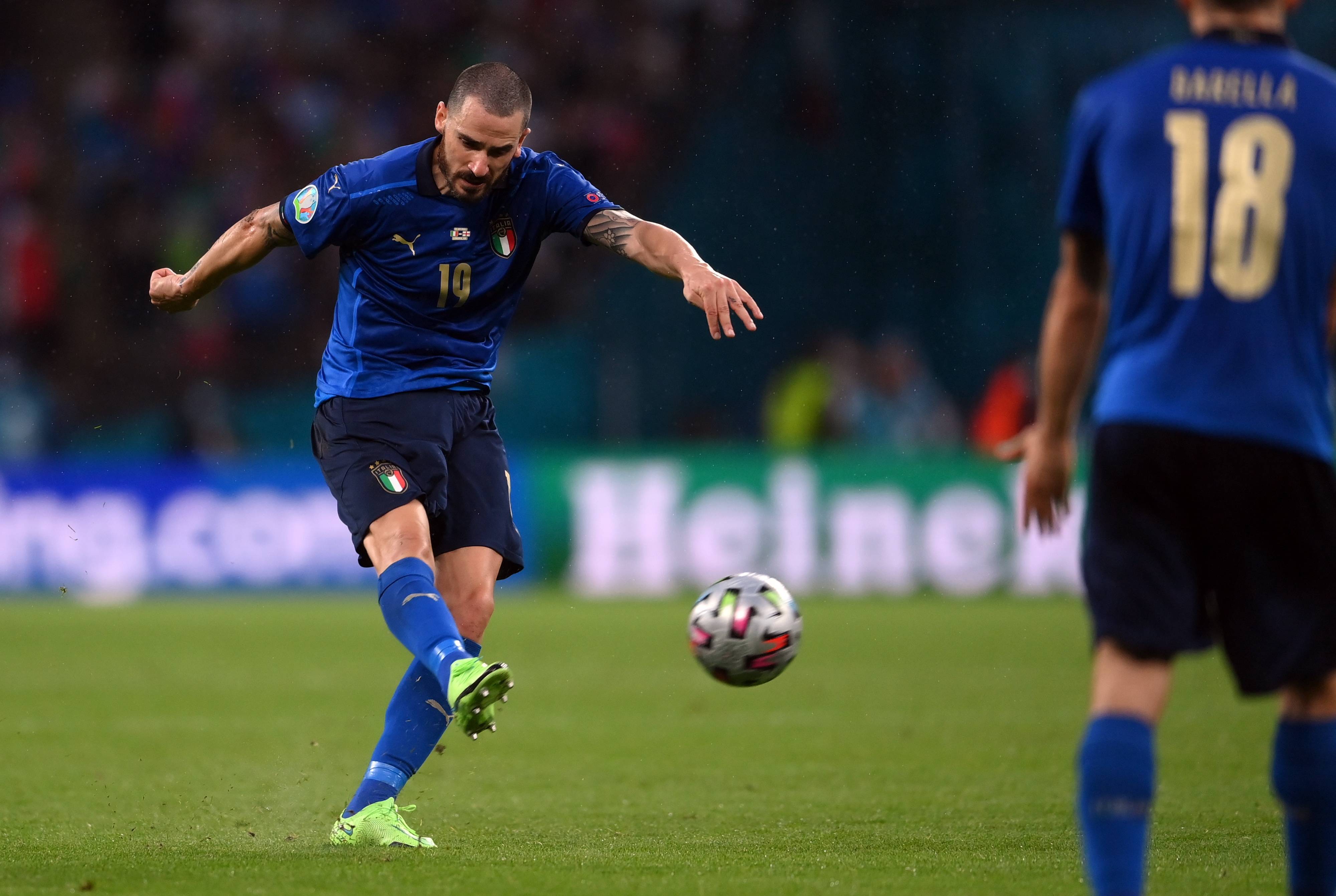 爱游戏在线-欧预赛精彩对决：意大利主场大胜