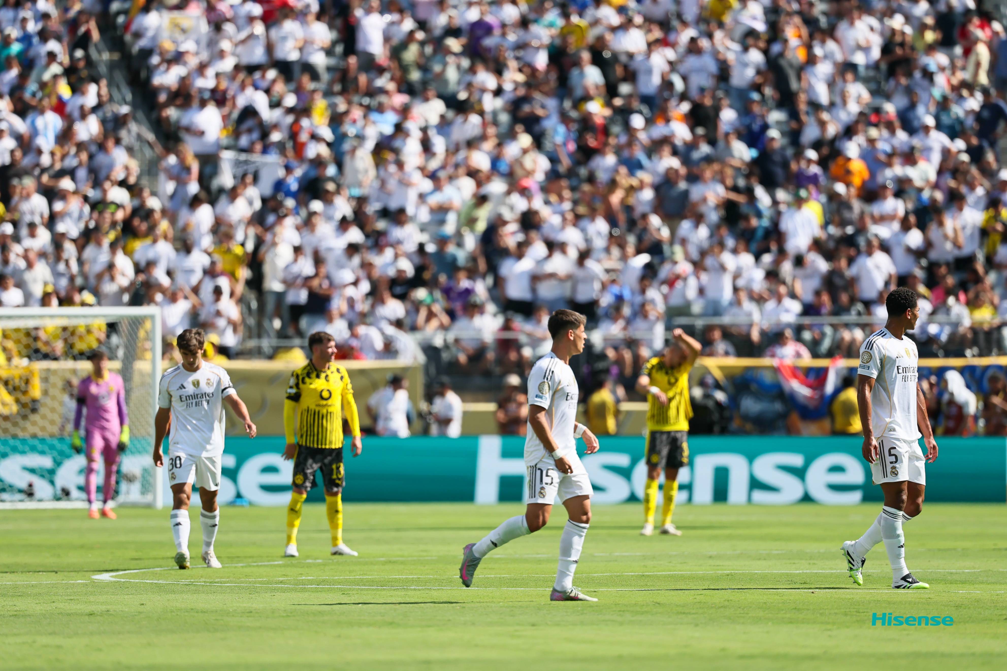 爱游戏官网-包含追逐荣耀，亚洲足球比赛中的团队壮志的词条