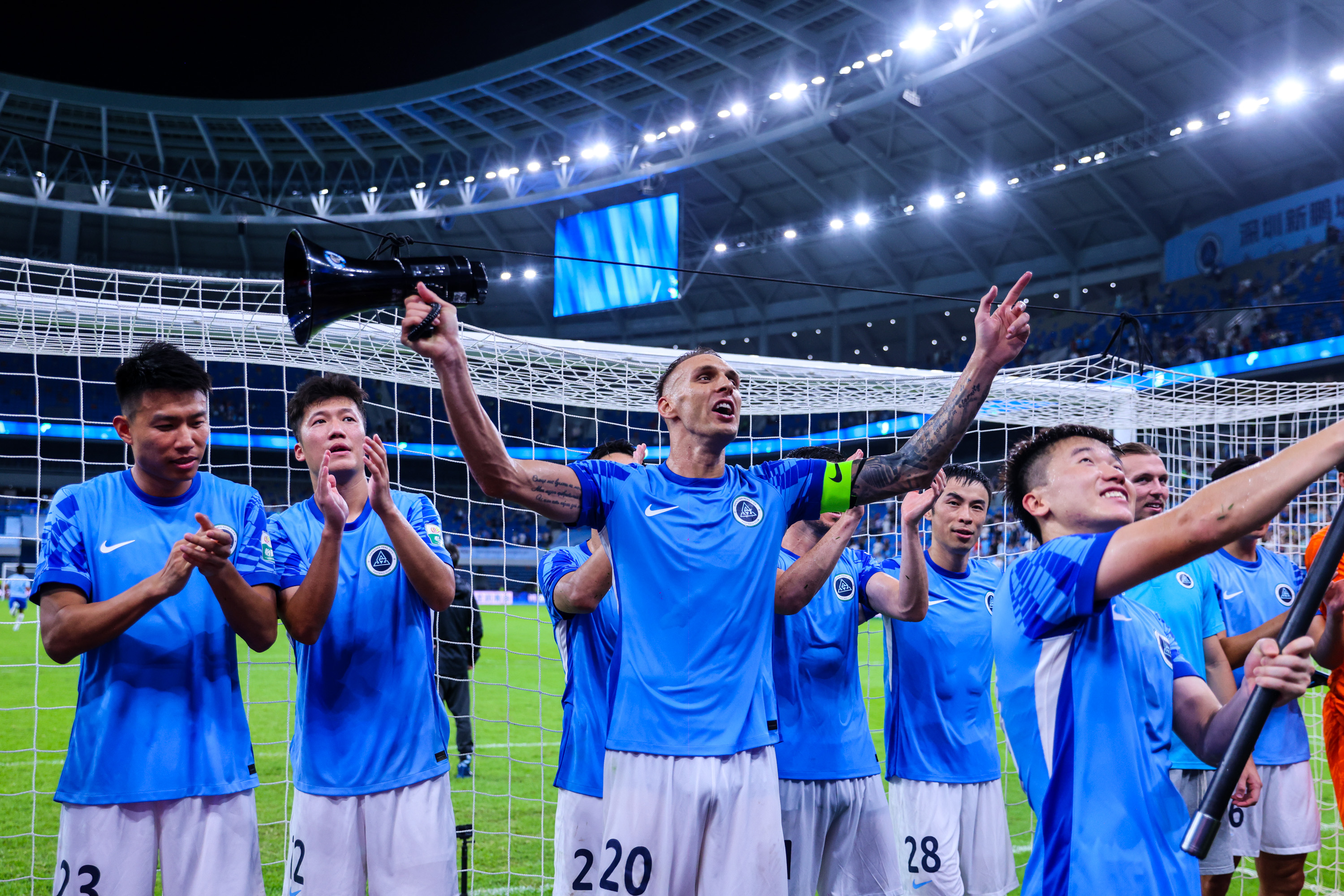 关于深圳队在主场取得连胜,继续领跑积分榜的信息 关于深圳队在主场取得连胜,继续领跑积分榜的信息