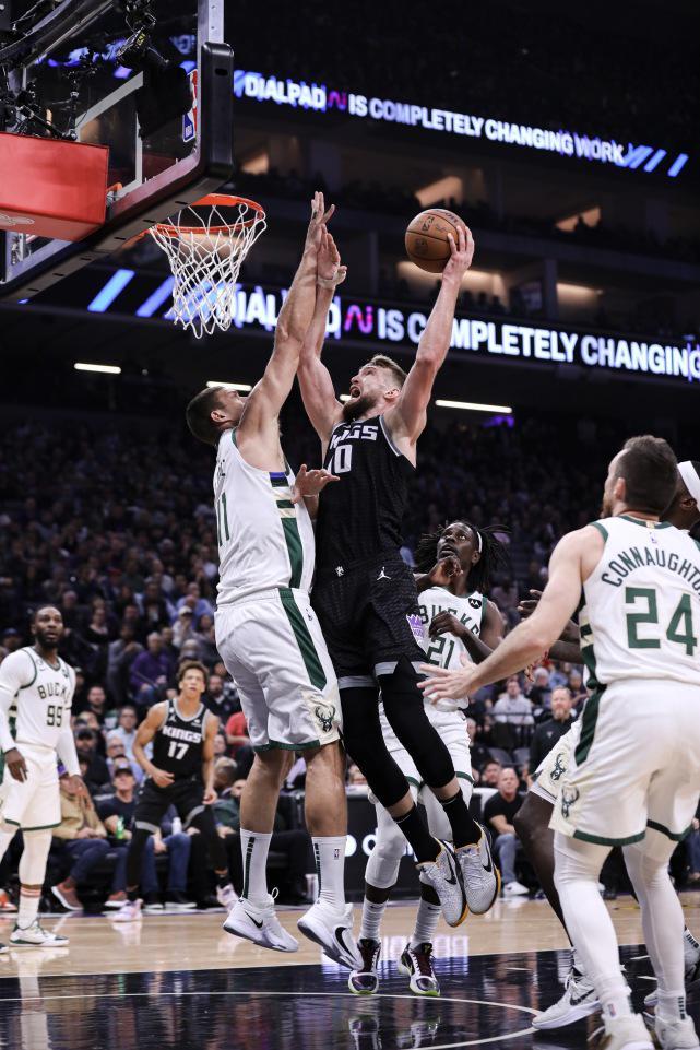 关于大O砍下压哨三分雄鹿一箭尾随复仇太阳的信息 关于大O砍下压哨三分雄鹿一箭尾随复仇太阳的信息