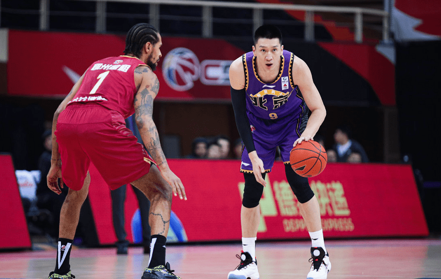 爱游戏亚洲官网-包含四川队紧咬比分，险胜对手进入胜利行列的词条