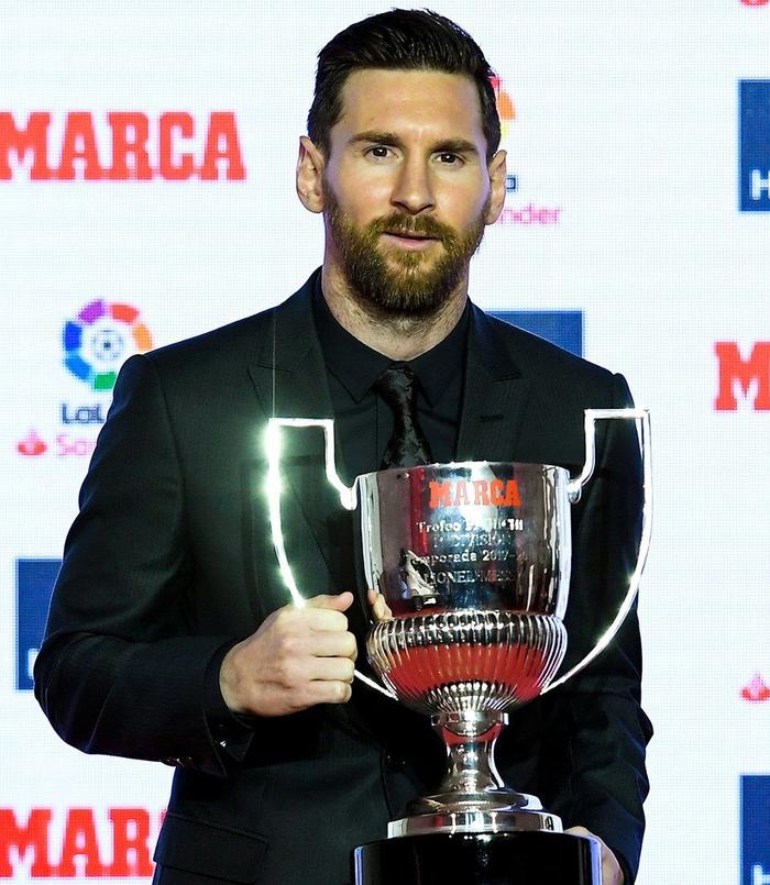 梅西入选西甲本赛季最佳球员,连续四年蝉联的简单介绍 梅西入选西甲本赛季最佳球员,连续四年蝉联的简单介绍