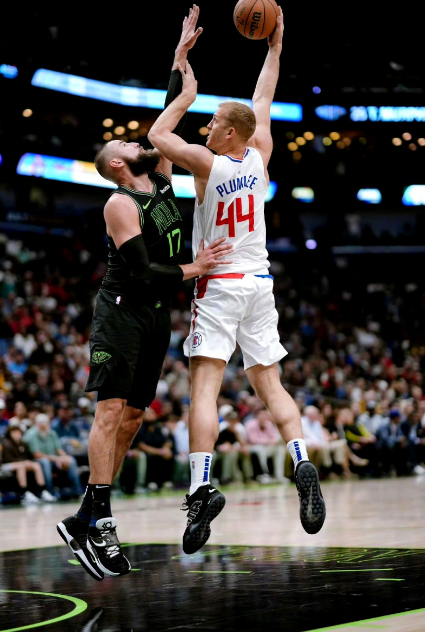 伦纳德传射得手鹈鹕惨败快船四连胜终结 伦纳德传射得手鹈鹕惨败快船四连胜终结