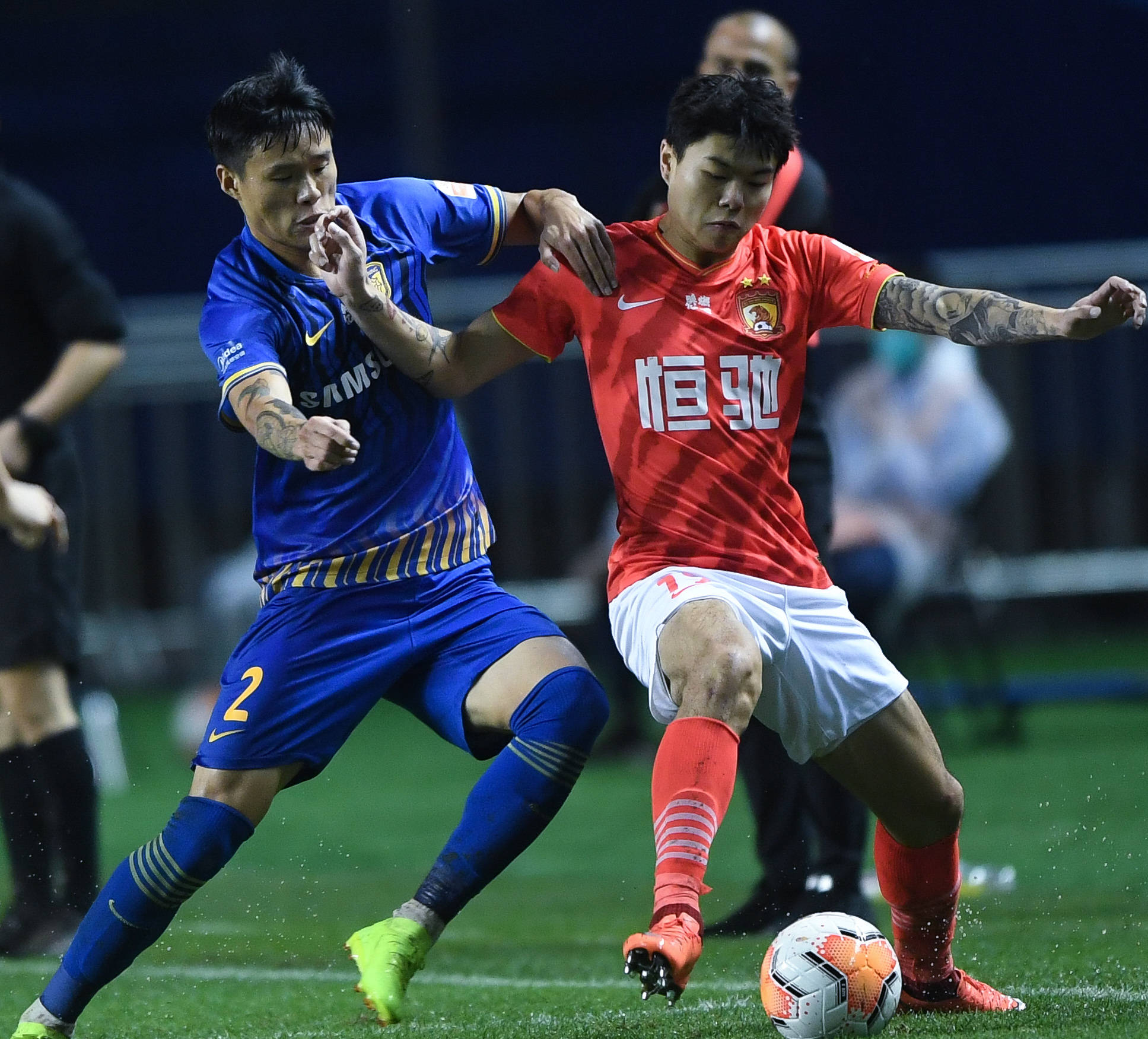 包含郑达伦关键时刻进球!广州富力主场胜江苏苏宁的词条 包含郑达伦关键时刻进球!广州富力主场胜江苏苏宁的词条