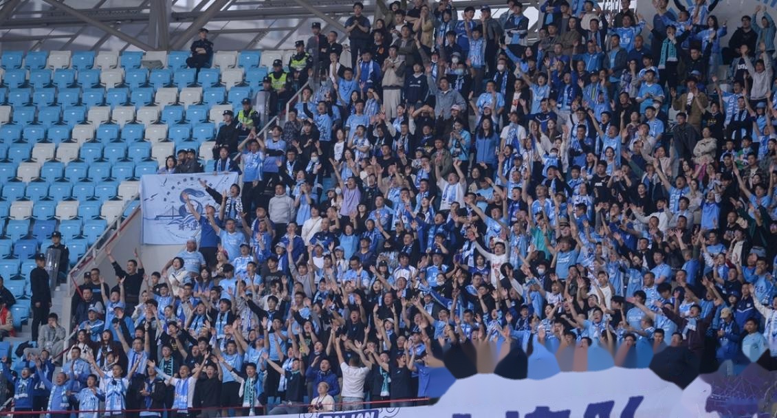 包含大连人队再创佳绩，给球迷带来惊喜的词条