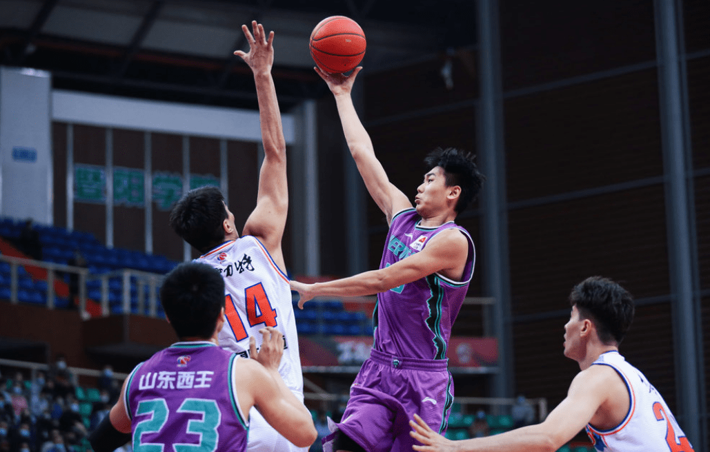 湖北球队凭实力晋级,展现出众能力 湖北球队凭实力晋级,展现出众能力