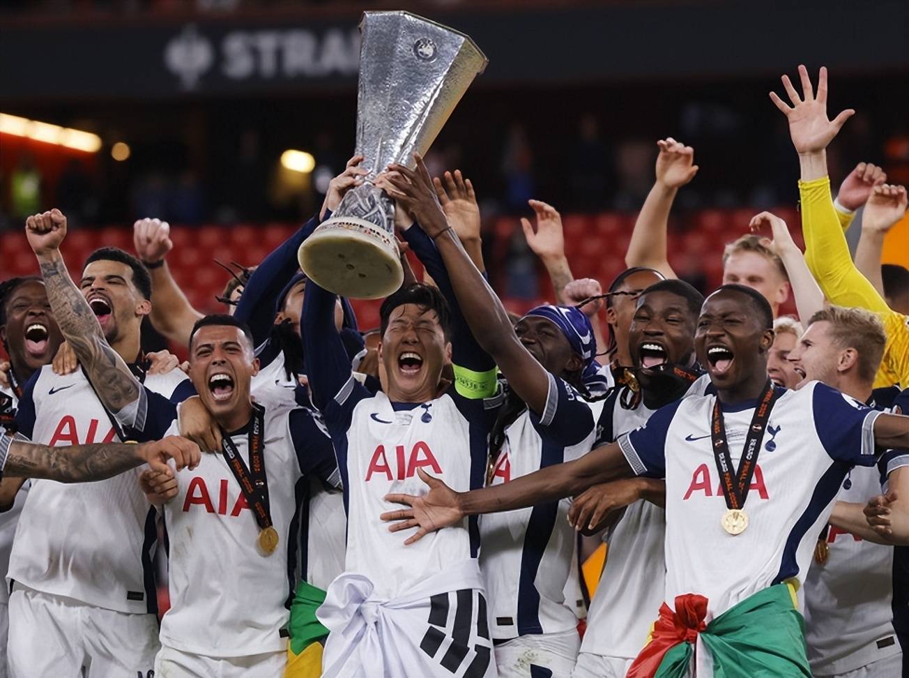 爱游戏亚洲官网-包含欧预赛比赛火热上演，球员尽展实力拼搏的词条