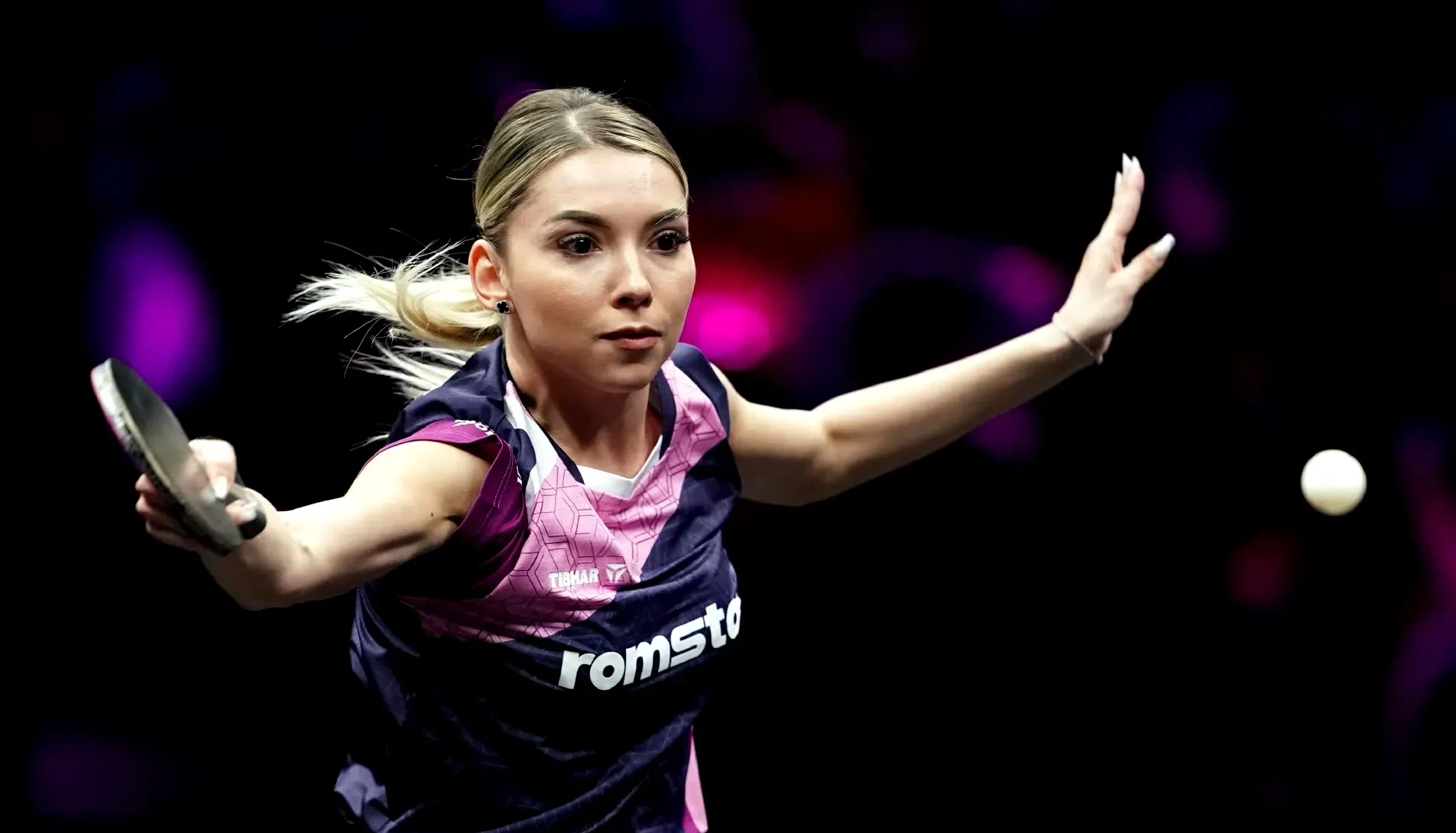 爱游戏-罗马尼亚体操女将表现抢眼，登顶领奖台的简单介绍