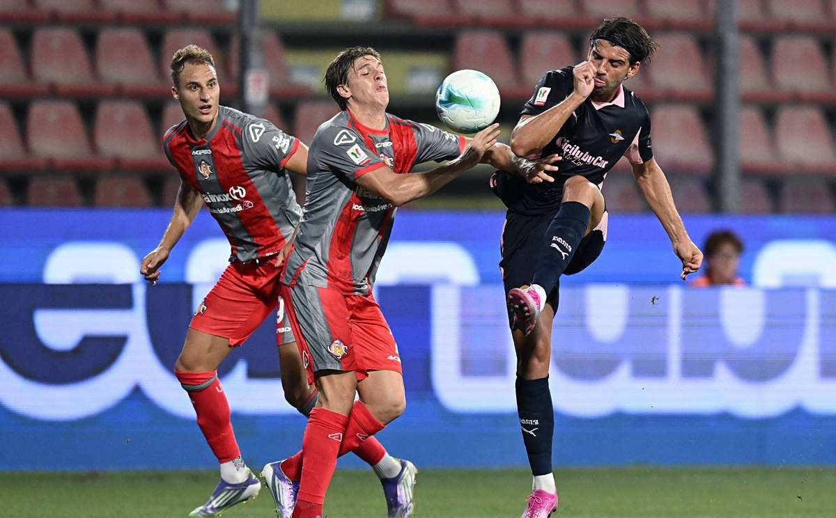 爱游戏官方入口-纽伦堡球队战平对手，保持不败纪录的简单介绍